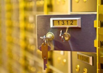 लॉकर वापरणाऱ्यांनो सावधान! RBI ने बदलले ‘हे’ नियम