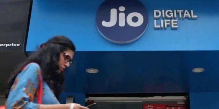Jio ग्राहकांसाठी खुशखबर…कमी किमतीच्या प्लॅनमध्ये मिळेल 1.5GB इंटरनेट आणि बरेच काही
