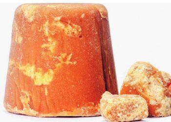 हिवाळ्यात गुळाचे अतिसेवन पडू शकते भारी, जाणून घ्या कारण