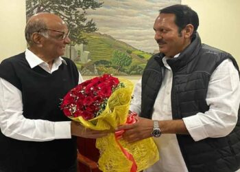उदयनराजे भोसले शरद पवारांच्या भेटीला, राजकीय चर्चांना उधाण