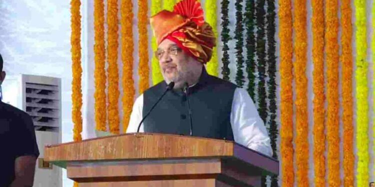 हजारो कोटींचे घोटाळे रिझर्व्ह बँकेनं केले का? – अमित शाहांची आगपाखड