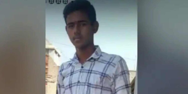 च्युईंगम घशात अडकल्याने नववीच्या विद्यार्थ्याचा मृत्यू