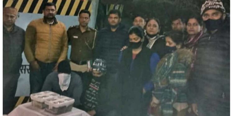 बॉयफ्रेंड-गर्लफ्रेंडने फिल्मी स्टाईलने अपहरण करून मागितले 1 कोटी; पण ‘या’ चुकीमुळे प्रकरणाचा झाला उलगडा