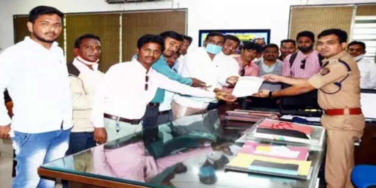 पत्रकाराला धमकावणाऱ्या कॅफेवर कारवाई करा ; राज्य मराठी पत्रकार संघाची मागणी