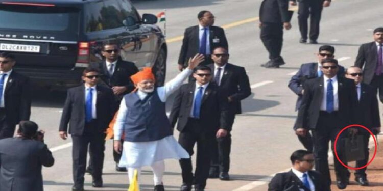 PM मोदींच्या सुरक्षेत तैनात असलेल्या SPG कमांडोंच्या ब्रीफकेसमध्ये काय असतं? जाणून घ्या रहस्ये