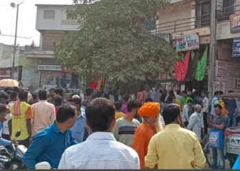 धक्कादायक ; जळगावातील गांधी मार्केटवरून उडी घेऊन एकाच आत्महत्येचा प्रयत्न