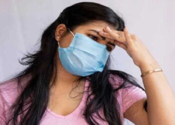 ओमिक्रॉन व्हेरिएंटची 2 सर्वात मोठी लक्षणे, कोरोनाच्या इतर प्रकारांपेक्षा पूर्णपणे भिन्न