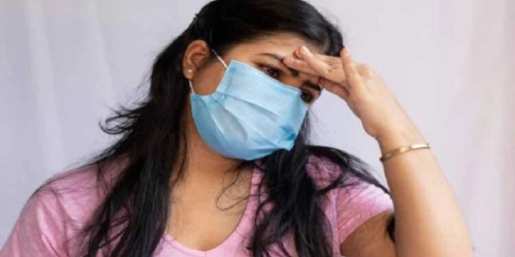 ओमिक्रॉन व्हेरिएंटची 2 सर्वात मोठी लक्षणे, कोरोनाच्या इतर प्रकारांपेक्षा पूर्णपणे भिन्न