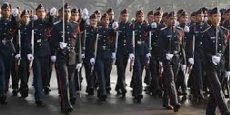 सैन्य दलांमध्ये 400 पदांची भरती, तरुण-तरुणींसाठी सुवर्णसंधी