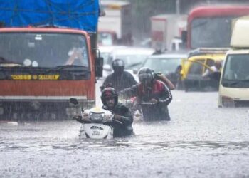 कडाक्याच्या थंडीत मुसळधार पावसाचा इशारा, IMD चा ‘या’ राज्यांना अलर्ट