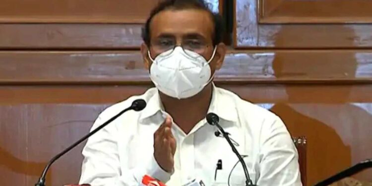 …तर राज्यात निर्बंध अधिक कडक करू; आरोग्यमंत्री टोपेंचा इशारा