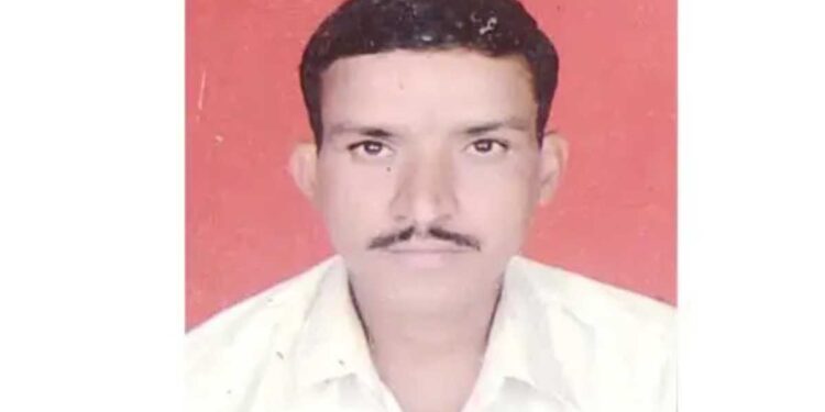 जळगावच्या तरुणाची धावत्या रेल्वेखाली आत्महत्या