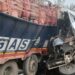 गॅस सिलिंडरने भरलेल्या ट्रकची बसला धडक, 15 ठार