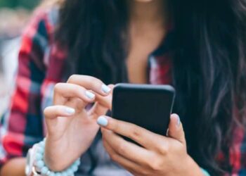 पार्टनरने रागात व्हॉट्सअ‍ॅपवर ब्लॉक केलेय? अशा प्रकारे अनब्लॉक करा