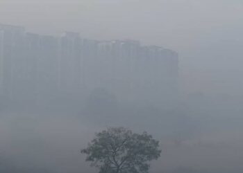 सावधानतेचा इशारा..! पाकिस्तानकडून निघालेले धुळीचे वादळ गुजरात, अरबी समुद्रमार्गे महाराष्ट्रापर्यंत पोहोचले