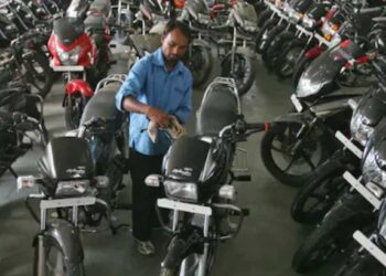 वाहन खरेदी होऊ शकते स्वस्त, अर्थसंकल्पात ऑटो पार्ट्सवरील GST कमी होण्याची शक्यता