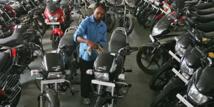 वाहन खरेदी होऊ शकते स्वस्त, अर्थसंकल्पात ऑटो पार्ट्सवरील GST कमी होण्याची शक्यता