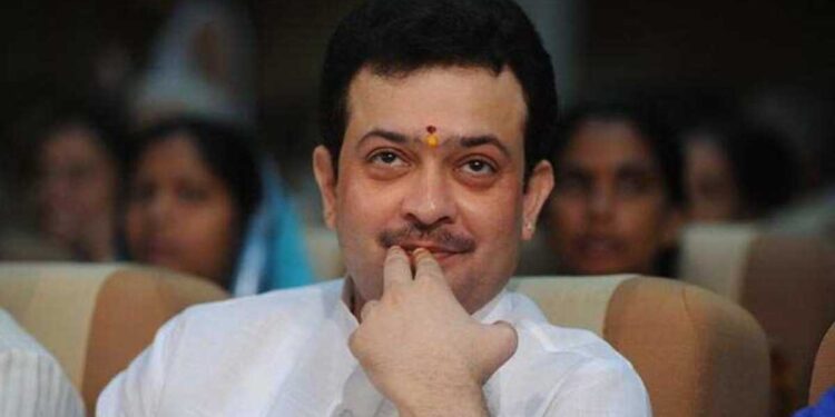 ‘हे’ होतं भय्यू महाराज यांच्या आत्महत्येमागचे कारण, तिघांना ६ वर्षाची शिक्षा