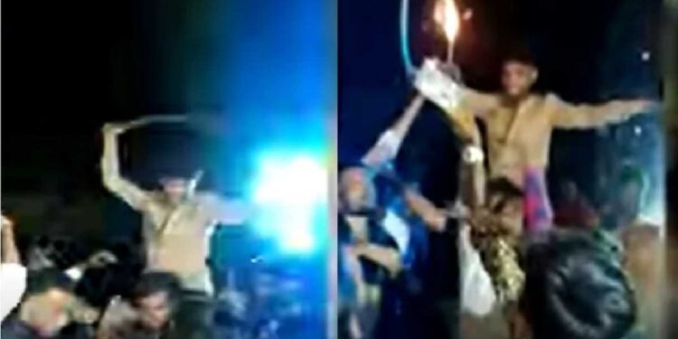 तलवारीने केक कापला, जळगावचा ‘बर्थ डे बॉय’थेट पोलिसात