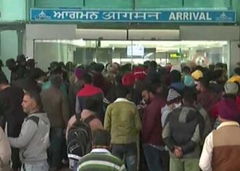 इटलीहून अमृतसरला आलेल्या फ्लाइटमुळे उडाली खळबळ, चाचणीत आढळले १२५ प्रवासी पॉझिटिव्ह