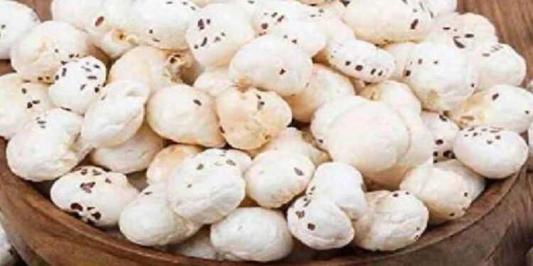 सकाळी रिकाम्या पोटी मखना खा ! मिळतील ‘हे’ जबरदस्त 5 फायदे