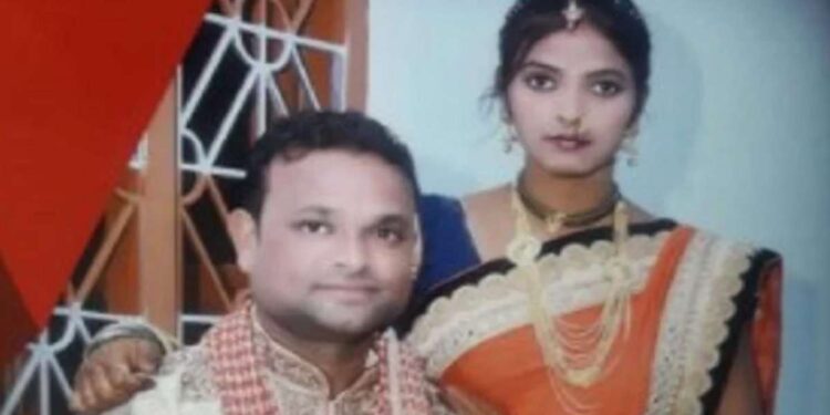 पती- पत्नीचा वाद विकोपाला, दोघांनीही रॉकेल ओतून पेटवून घेतले