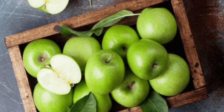 जाणून घ्या हिरव्या सफरचंदाचे अद्भुत फायदे