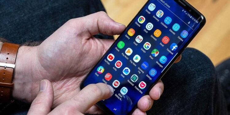 मोदी सरकारचा चीनला पुन्हा झटका! 54 चीनी अ‍ॅप्सवर बंदी, हे कारण स्पष्ट केले