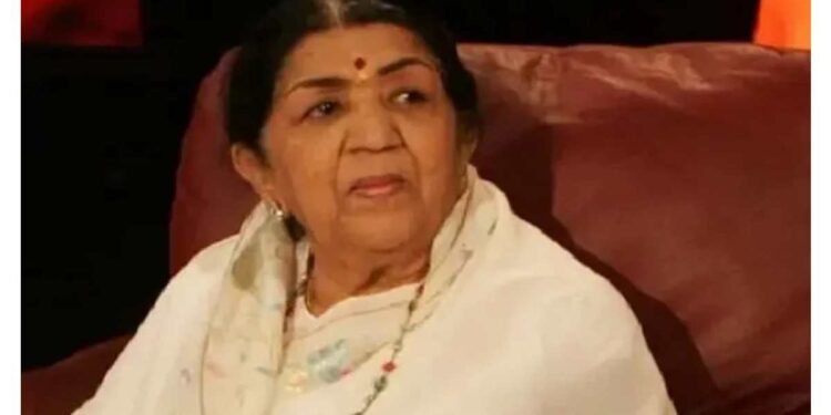 लतादिदींची प्रकृती खालावली, व्हेंटिलेटरवर ठेवले