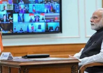 युक्रेनमध्ये अडकलेल्या 20 हजार भारतीयांसाठी सरकारने घेतला ‘हा’ निर्णय 