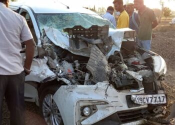 एरंडोलनजीक भीषण अपघातात दोघे ठार, पाच जण जखमी