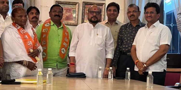 भाजपला पुन्हा दे धक्का : जळगाव महानगरपालिकेतील दोन नगरसेवकांचा शिवसेनेत प्रवेश!