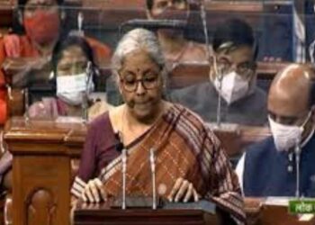 Budget 2022 : ३ वर्षांत ४०० नवीन गाड्या सुरू होणार ; अर्थमंत्री