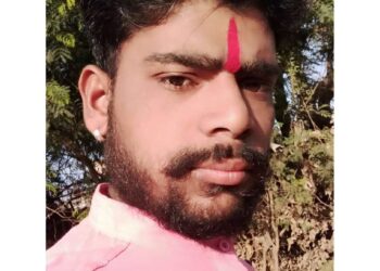 जळगाव : रेल्वेचा धक्का लागल्याने तरुणाचा जागीच मृत्यू