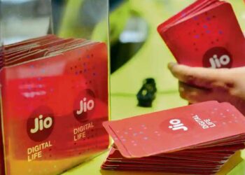 Jio चा लयभारी प्लान! फक्त २९६ रुपयांच्या रिचार्जमध्ये कोणत्याही लिमिटशिवाय वापरा डेटा