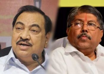 चंद्रकांतदादाच्या सरकार कोसळण्याच्या वक्तव्यावर खडसेंनी टीका, म्हणाले..