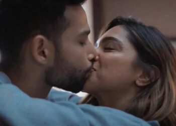 दीपिकासोबतचे किसिंग सीन पाहून सिद्धांतच्या काकांना बसला धक्का,फोन करून विचारला हा विचित्र प्रश्न