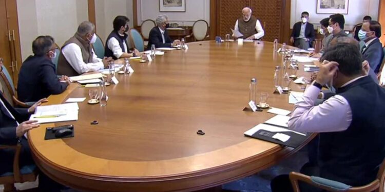 सरकारची घोषणा, 4 केंद्रीय मंत्री भारतीयांच्या वापसीसाठी युक्रेनच्या शेजारील देशांमध्ये जाणार