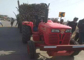 ऊसाचा गोडवा ठरला जीवघेणा, ट्रॅक्टरच्या चाकाखाली येऊन १३ वर्षीय मुलाचा मृत्यू