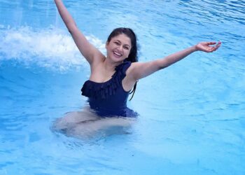 ‘मैने प्यार किया’ या सुपरहिट चित्रपटातील ५३ वर्षीय अभिनेत्री भाग्यश्रीचा नवा लूक आला समोर ; चाहतेही झाले अवाक…