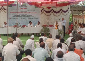 ठिबक सिंचन तंत्रज्ञान शेतकऱ्यांच्या समृद्धीचा राजमार्ग – डॉ. बी. डी. जडे