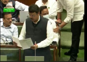 आ.गिरीश महाजनांविरुद्ध मोक्का लावण्यासाठी षडयंत्र रचलंय ; देवेंद्र फडणवीसांचा सभागृहात धक्कादायक, खळबळजनक व्हिडीओ बॉम्ब !