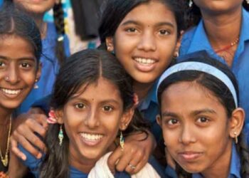 मुलींना मिळतेय 25 हजारांची शिष्यवृत्ती! घरी बसून असा करा अर्ज