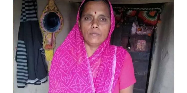 धक्कादायक ! कर्जबाजारी शेतकरी महिलेची विहिरीत उडी घेऊन आत्महत्या