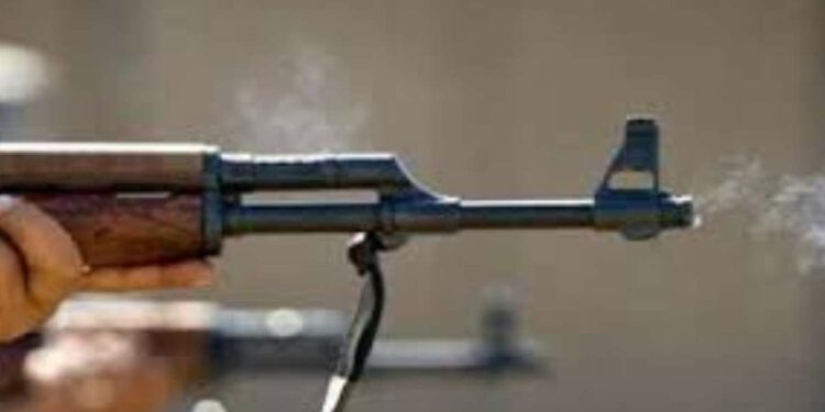 बीएसएफच्या मुख्यालयावर जवानाकडून अंदाधुंद गोळीबार, 5 जवानांचा मृत्यू