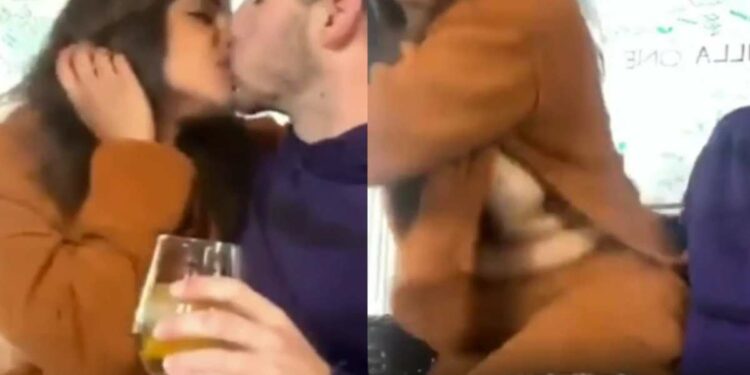 Video ! लाईव्ह चॅट मध्येच प्रियंका झाली ‘Oops Moment’ ची शिकार