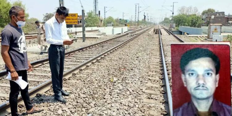 जळगावात एसटी चालकाची रेल्वेखाली आत्महत्या