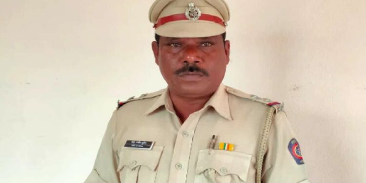 11 हजारांची लाच घेताना पोलीस उपनिरीक्षक जाळ्यात