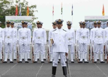 नोकरीची सुवर्णसंधी..! भारतीय नौदलात २५०० पदांसाठी मेगा भरती