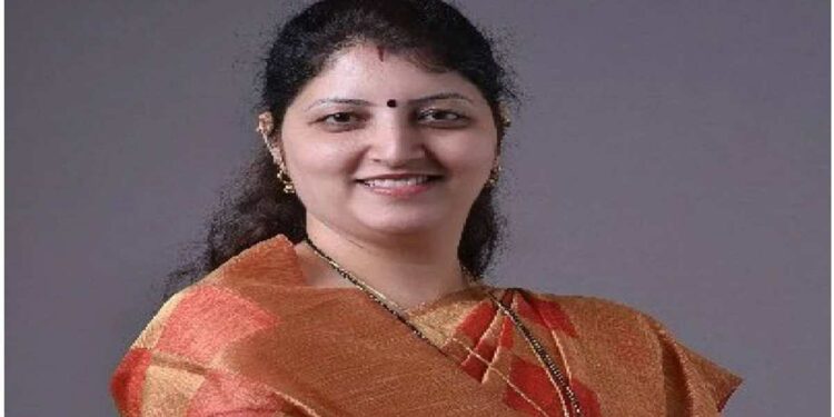 मोठी बातमी ! रुपाली चाकणकर यांचा राष्ट्रवादी महिला प्रदेशाध्यक्ष पदाचा राजीनामा